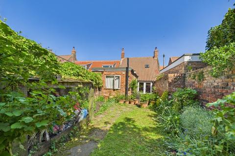 2 bed property, in Main Street, £196,000