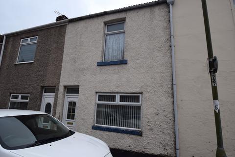 2 bed property, in North Street, £69,950