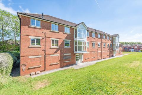 2 bed property, in Blackfriars Court, £140,000