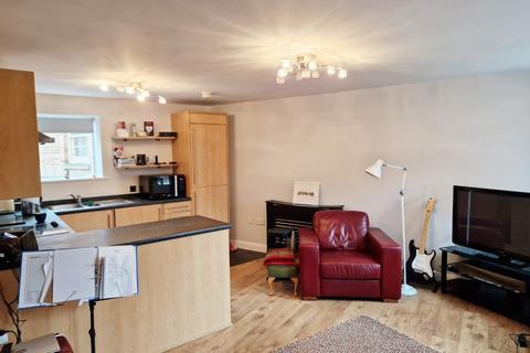 2 bed property, in Pilcher Gate, £125,000