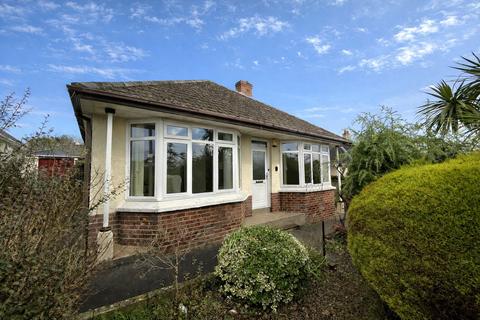 4 bed property, in Tews Lane, £285,000