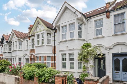 5 bed property, in First Avenue, £1,300,000