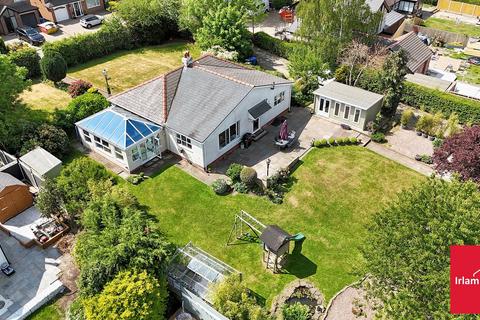 3 bed property, in Smithy Brow, £625,000