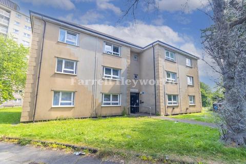 2 bed property, in Mainway, £90,000