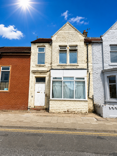 4 bed property, in Livingstone Road, £75,000