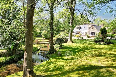 5 bed property, in Main Street, £1,150,000