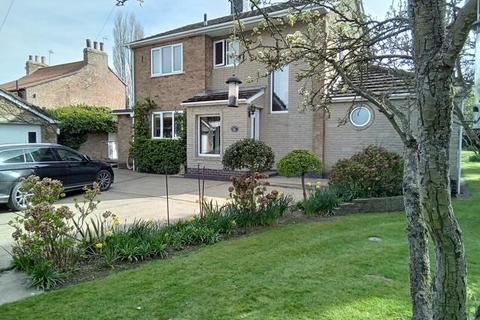 4 bed property, in Carr Lane, £514,000