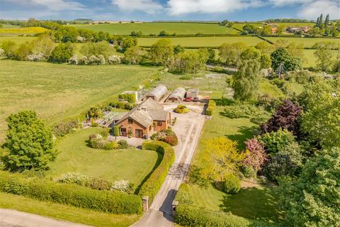 4 bed property, in Maplebeck Road, £595,000