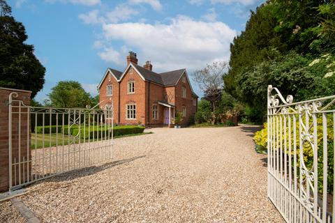 5 bed property, in Westmancote, £1,500,000