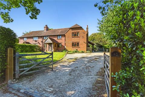 4 bed property, in Hill Lane, £695,000