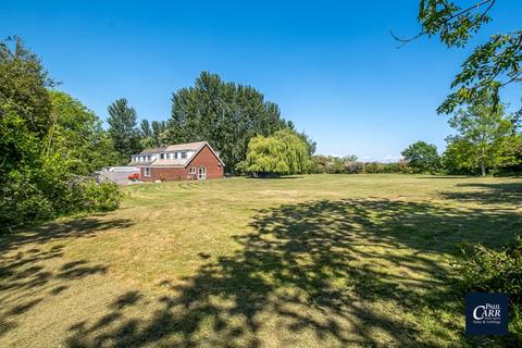 4 bed property, in Baroque House, £725,000
