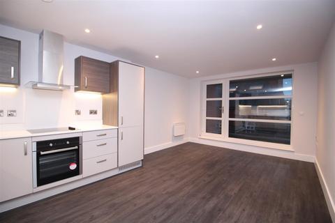 2 bed property, in Aria Apartments, £200,000