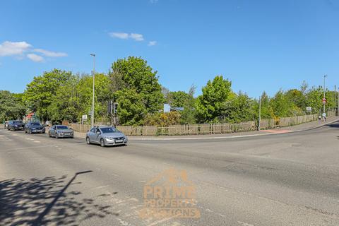 Studio, in Morris Road, £375,000