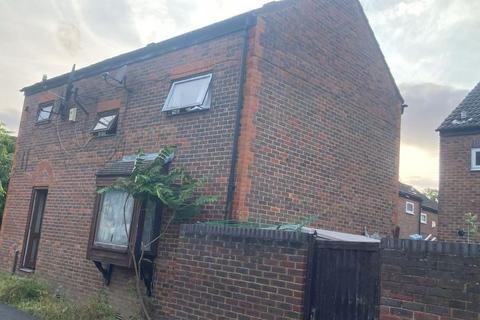 4 bed property, in Redriff Road, £900,000