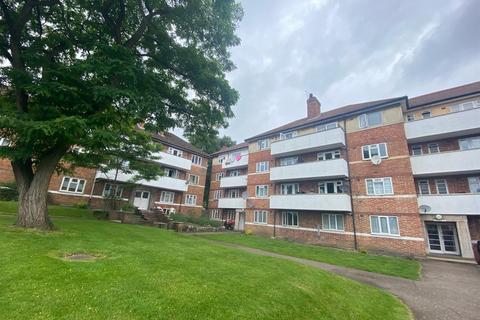 2 bed property, in Flat, £355,000