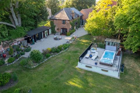 3 bed property, in Beckingham Road, £900,000