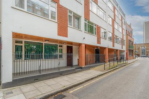 3 bed property, in Johnson Street, £400,000