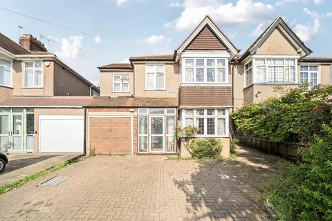 3 bed property, in Weald Rise, £600,000