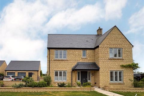 4 bed property, in Heavens Rise, £850,000