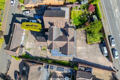5 bed property, in Halesowen Road, £425,000