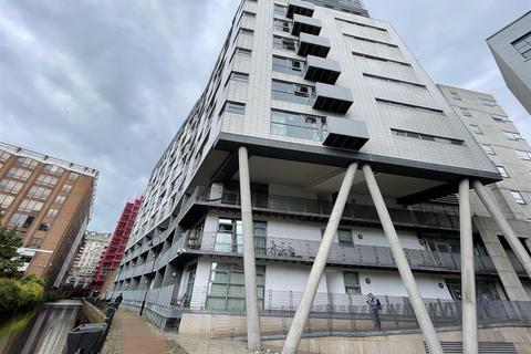 3 bed property, in The Lock Building, £300,000