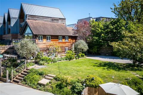 2 bed property, in Jessamy Road, £1,450,000