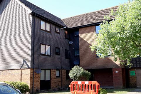 Land, in Ryeland Close, £146,000