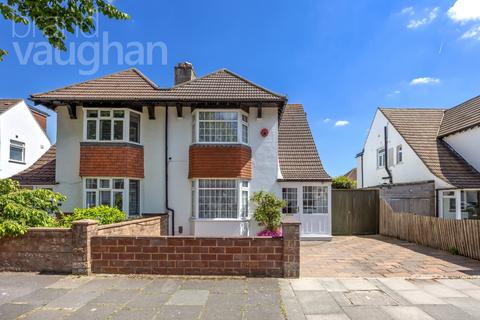 3 bed property, in Derek Avenue, £900,000