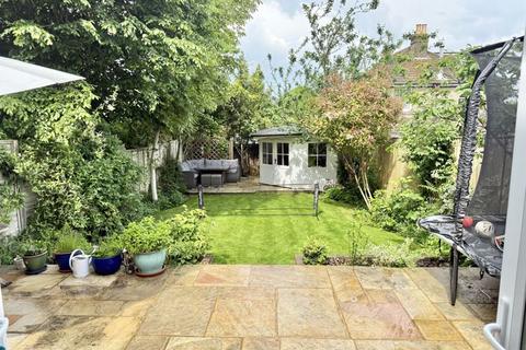 3 bed property, in Broad Street, £599,995