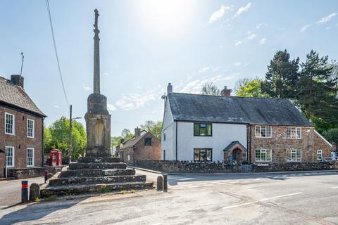 3 bed property, in Clearwell, £369,950