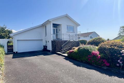4 bed property, in Duporth Bay, £640,000