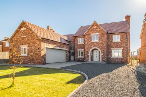 5 bed property, in Plot 2 Girls School Lane, £575,000