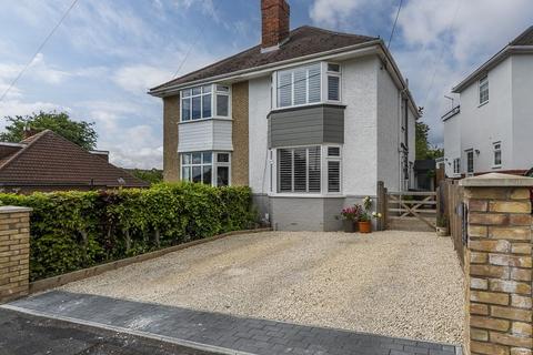 2 bed property, in Seaview Estate, £325,000