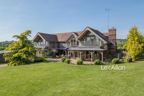 4 bed property, in Herongate Road, £1,400,000