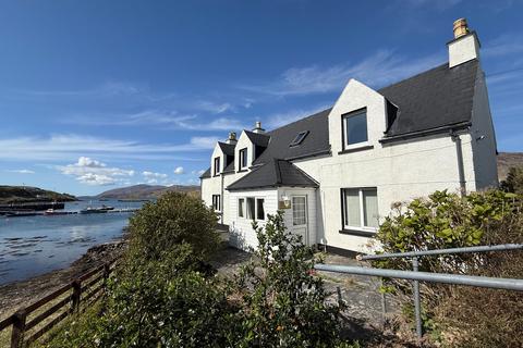 4 bed property, in Scalpay HS4, £175,000