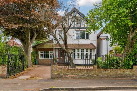 5 bed property, in Jersey Road, £1,075,000