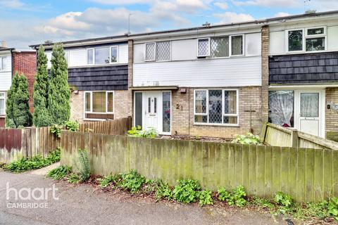 6 bed property, in Apthorpe Way, £395,000