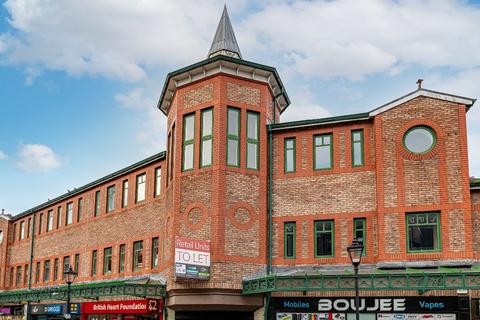 1 bed property, in 1- bed Apartment - Alexandra House - Stockport, £175,000
