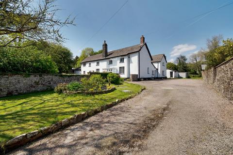 7 bed property, in Langtree, £800,000