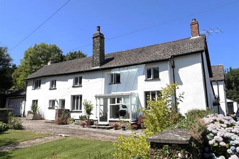 7 bed property, in Langtree, £750,000