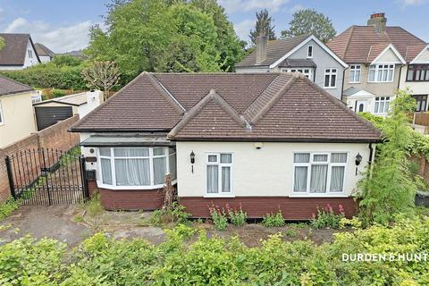 2 bed property, in Walden Way, £525,000