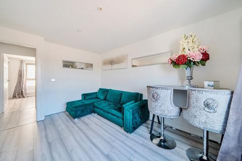 1 bed property, in Shakespeare Road, £147,500