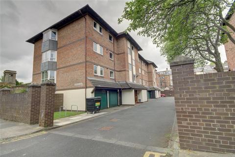 1 bed property, in Brandling Court, £40,000