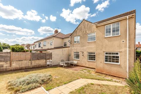 4 bed property, in Frenchay Park Road, £525,000