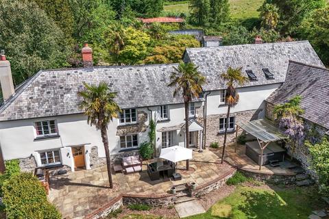 5 bed property, in Westacott, £999,999