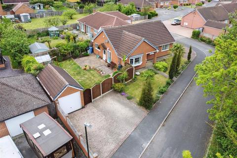 3 bed property, in Heath Gardens, £475,000