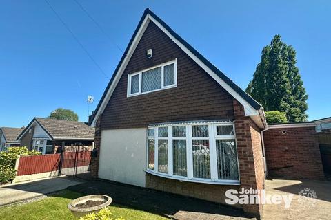 2 bed property, in Westfield Drive, £230,000