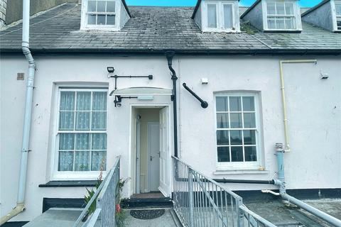 1 bed property, in High Street, £75,000