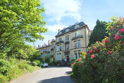 2 bed property, in Gambier Terrace, £170,000