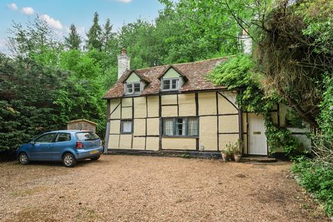 2 bed property, in Shiplake Bottom, £350,000